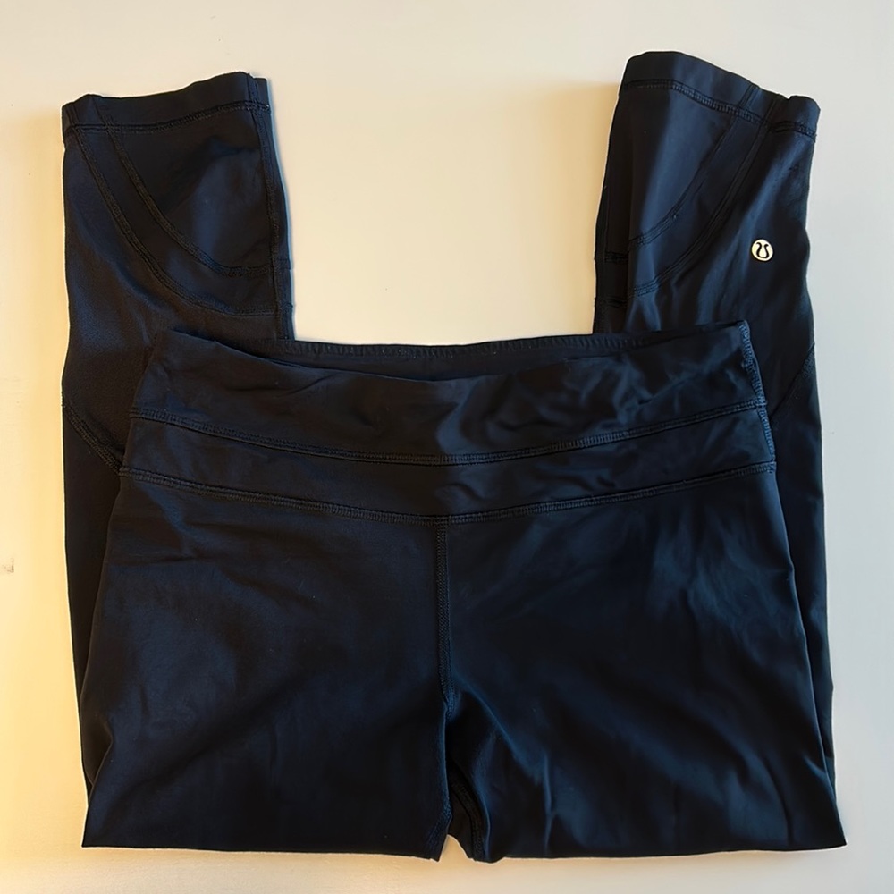 Black Lululemon capri leggings